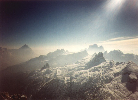 Il primo sole riscalda le montagne